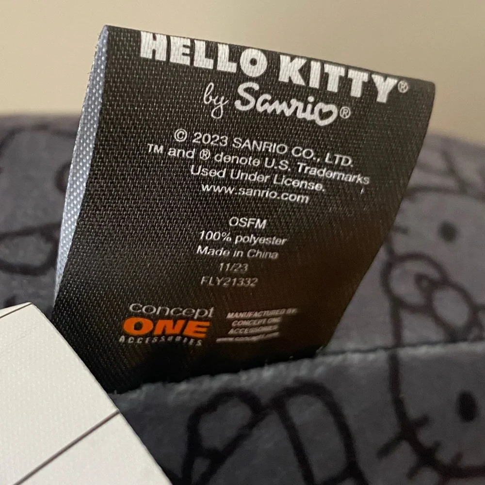 NWT HELLO KITTY Neck Pillow - Picture 4 of 9